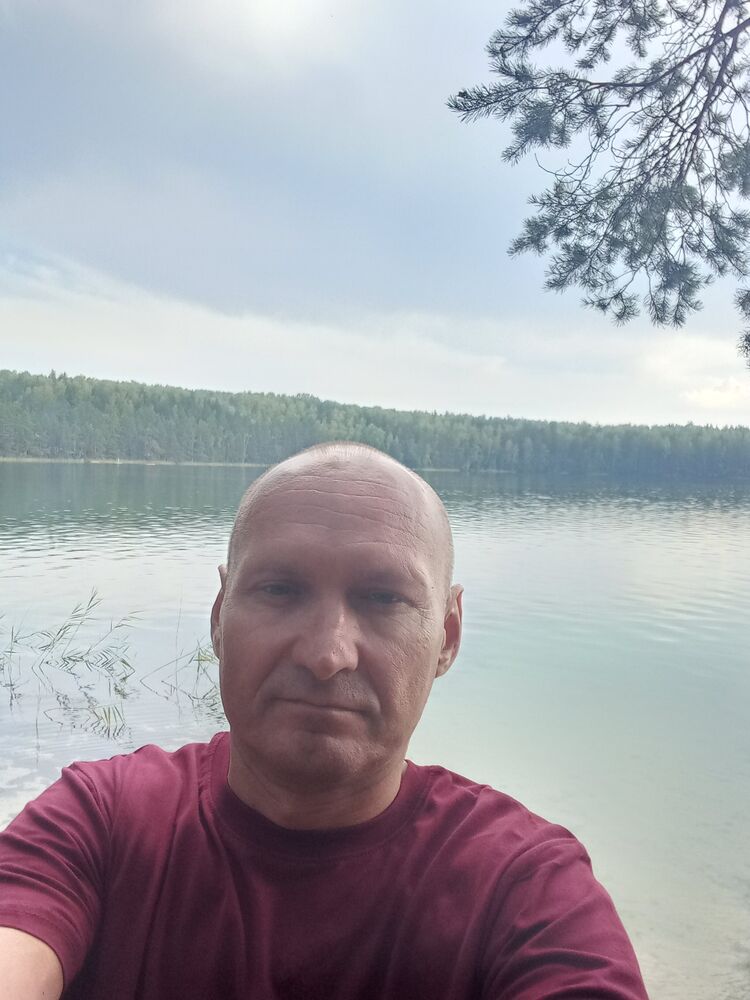  52946780  Vladimir, 45 ,    -