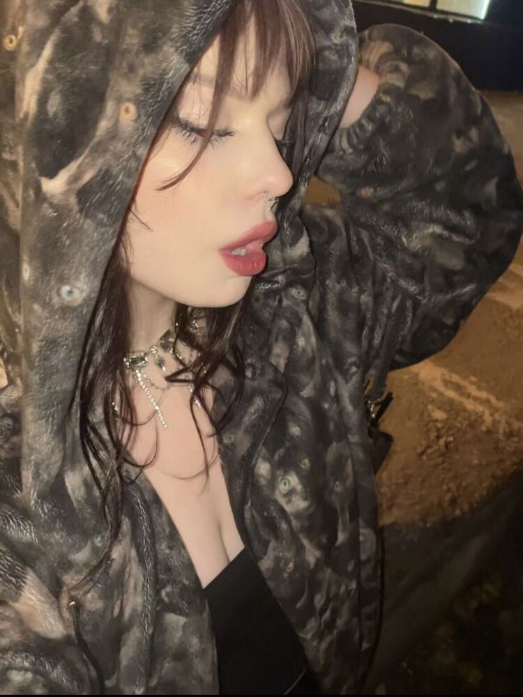  54751080  Darina, 20 ,    