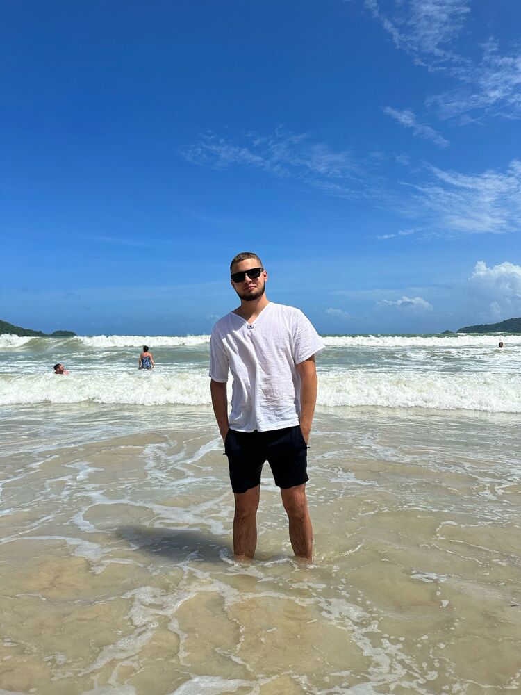  ,   Ivan, 22 ,   ,   