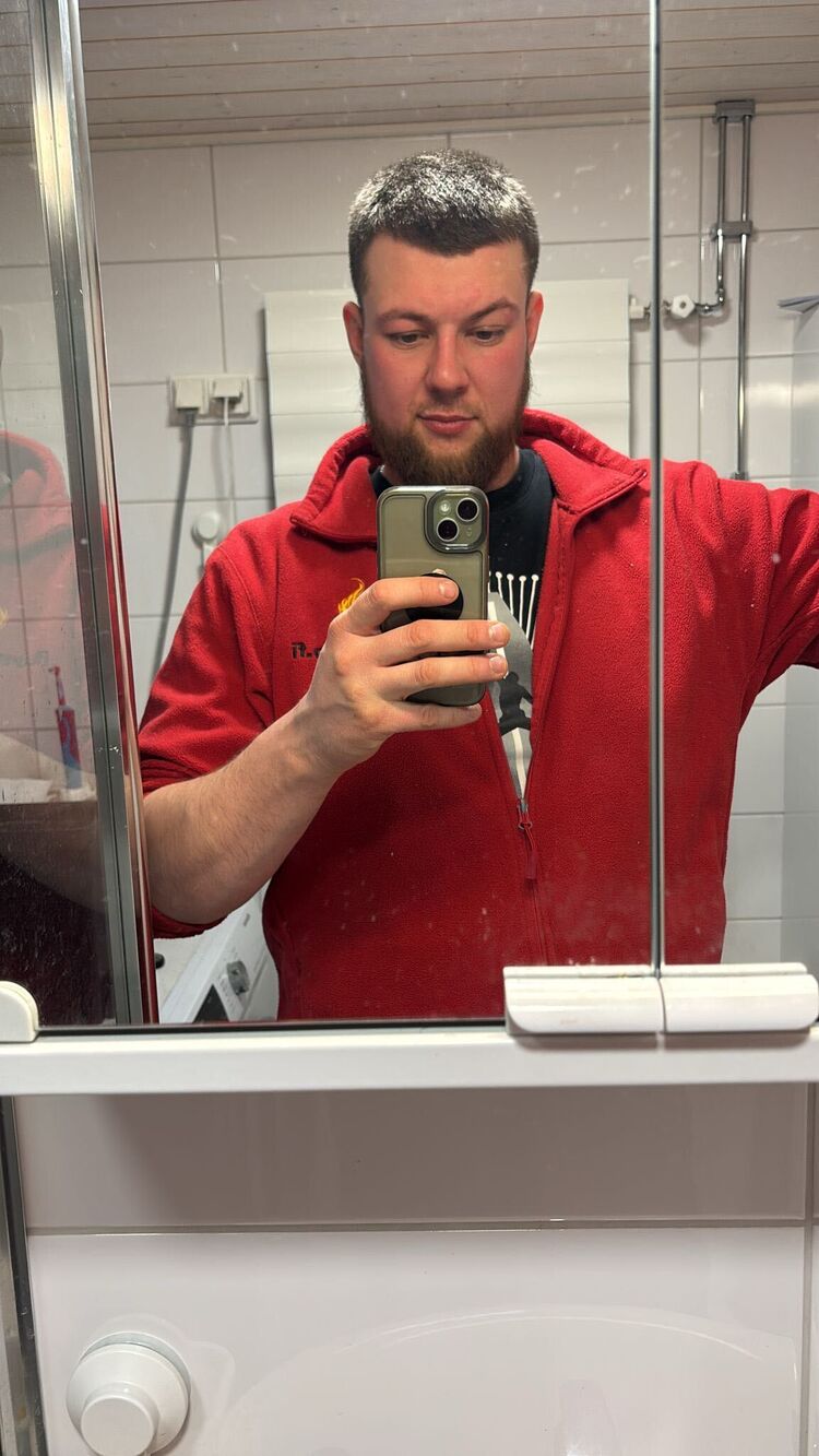  Kalmar,   Vladimir, 27 ,   ,   , c , 