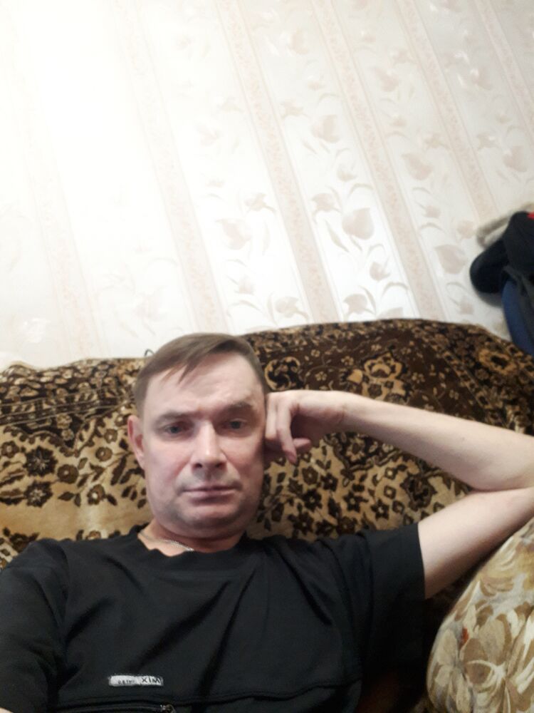  40488890  Oleg, 52 ,    