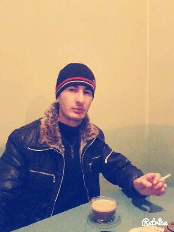  22180070  Hayk, 33 ,    