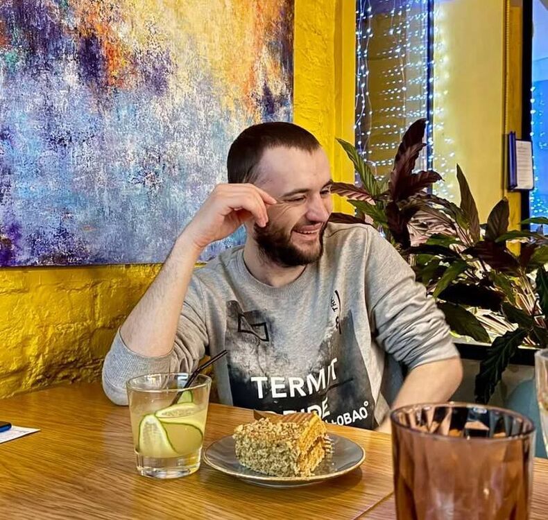  54025760  Antonio, 38 ,    