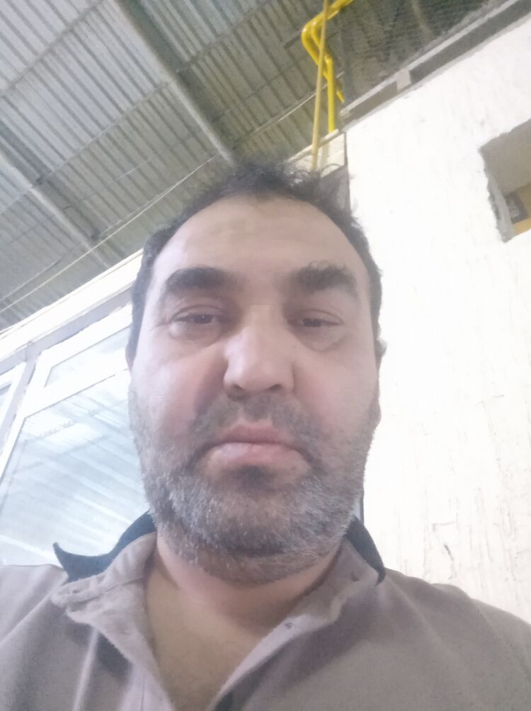  46593870  Karim, 49 ,    