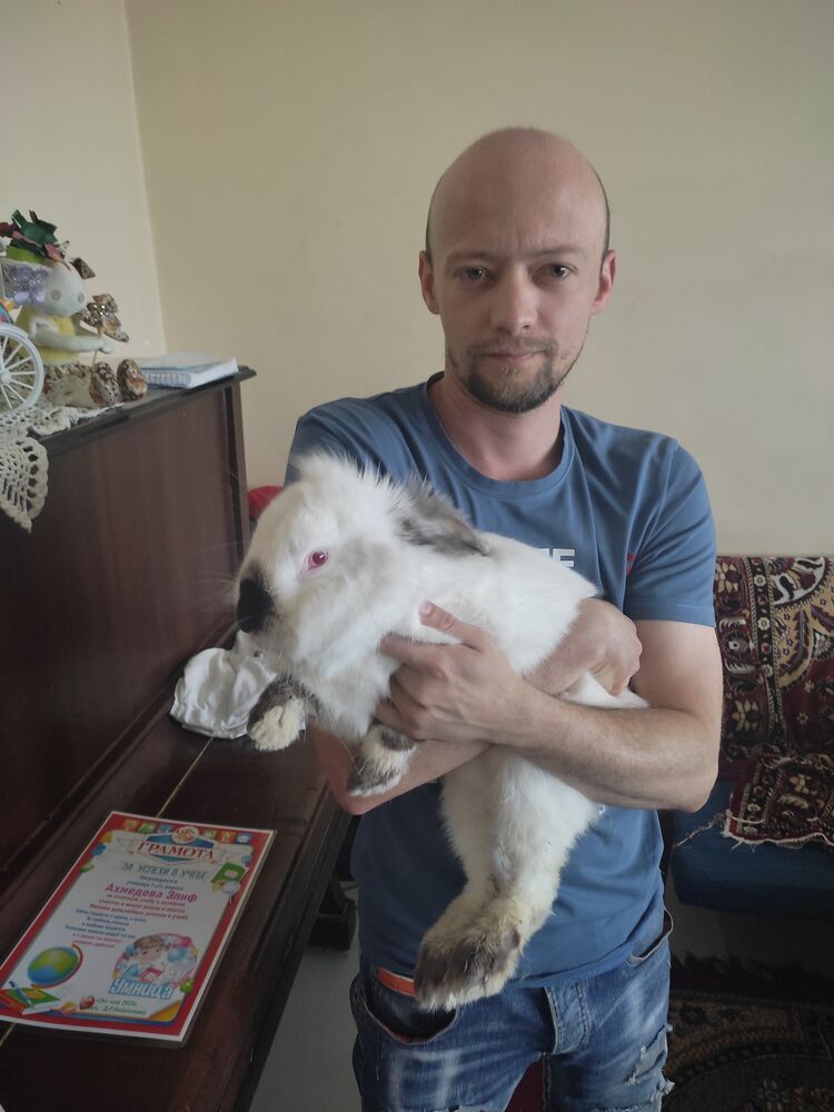  ,   Artur, 27 ,   ,   , c 
