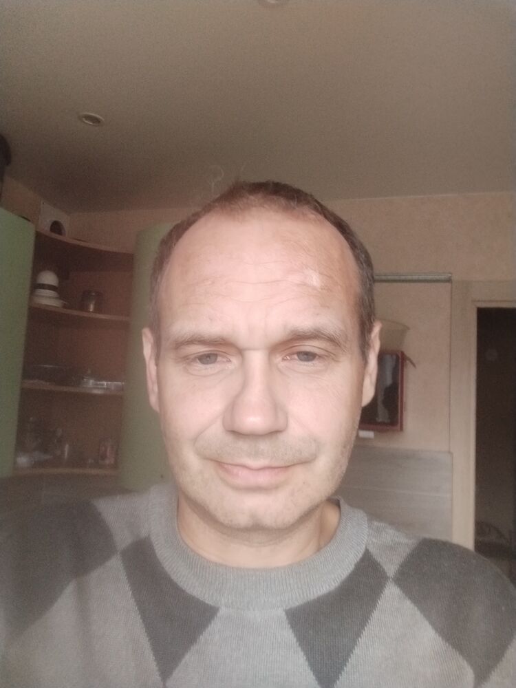  54213030  Pavel, 47 ,    