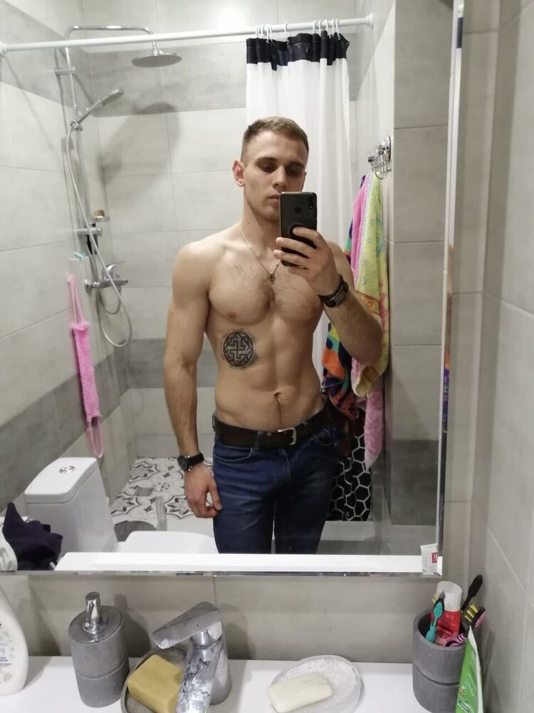  32331670  Anatoly, 28 ,    