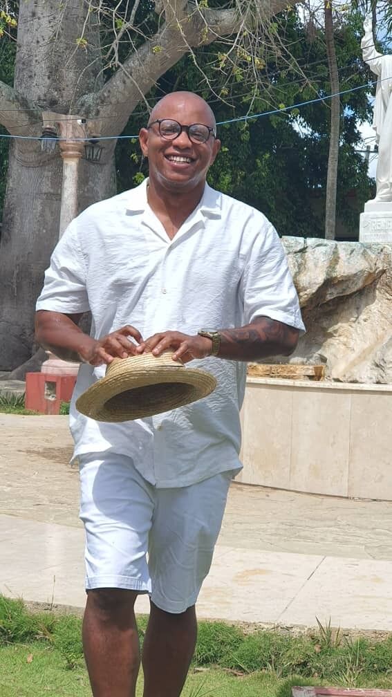 ���� 56125050 ������� MERLIN LUIS, 35 ���, ���� ���������� � ������