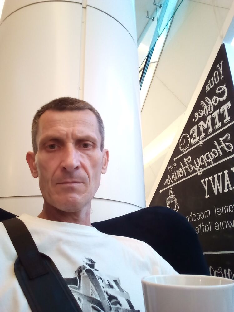  ,   Denis, 44 ,     , 