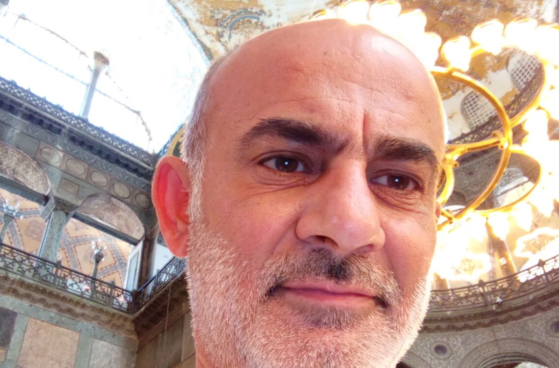  54284800  Tugrul, 54 ,    