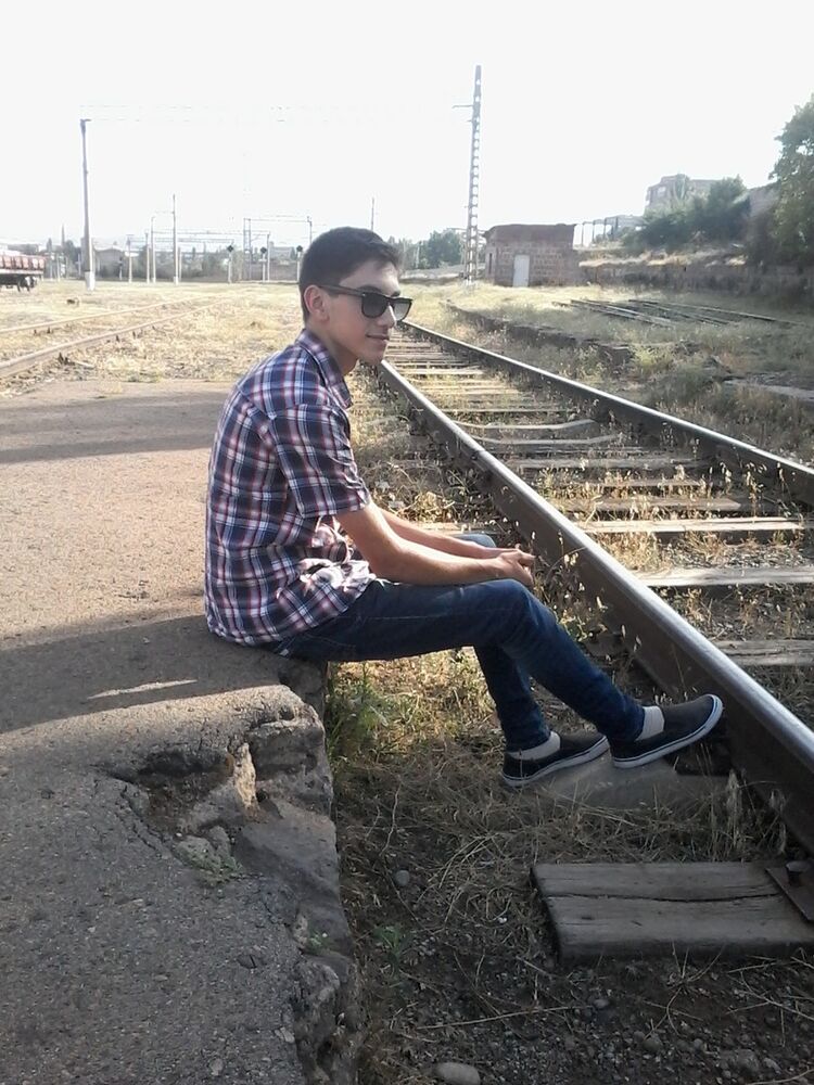  4693440  Narek, 33 ,    