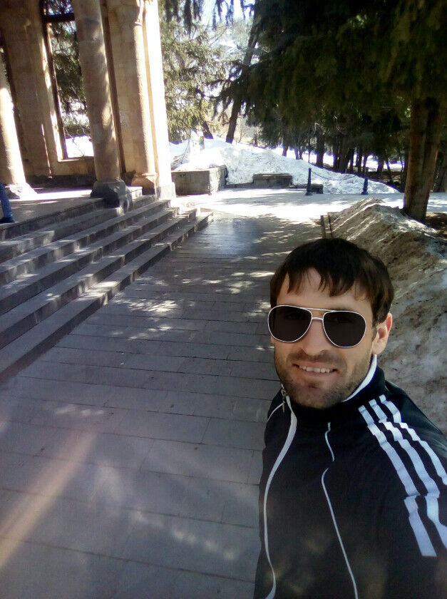  ,   Aleks, 34 ,     