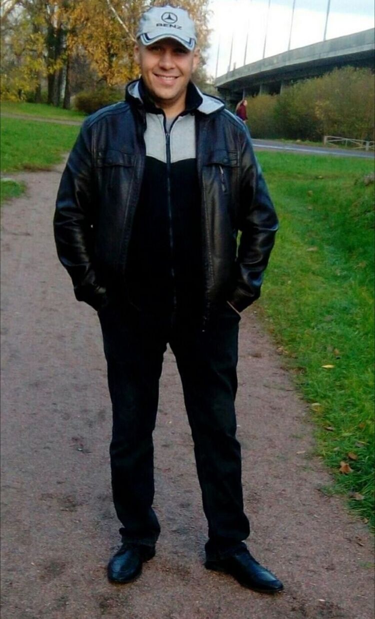 32203330  VLAD, 52 ,    