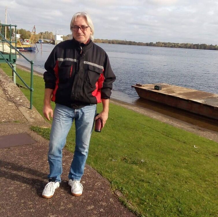  45510990  Stefan, 62 ,    Kettering