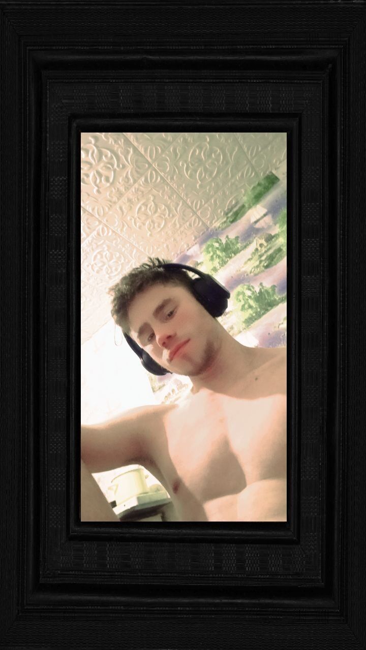  40485650  Denis, 20 ,    