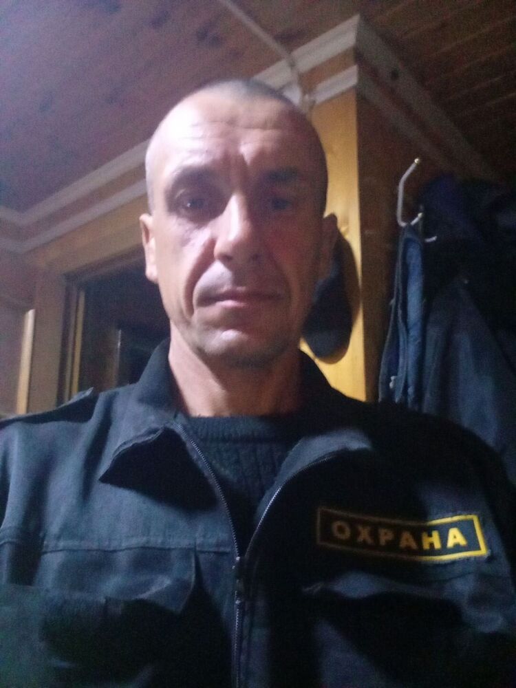  46811770  Mihail, 43 ,    