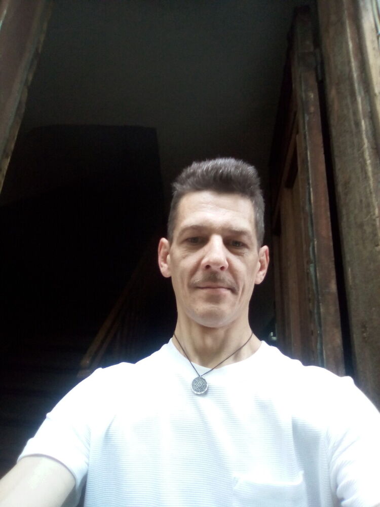  20430520  Andris, 49 ,    