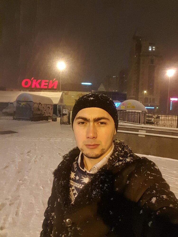  15963190  Nemat, 37 ,    -