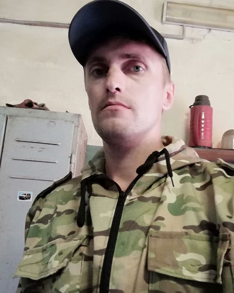  12984060  Sergei, 36 ,    