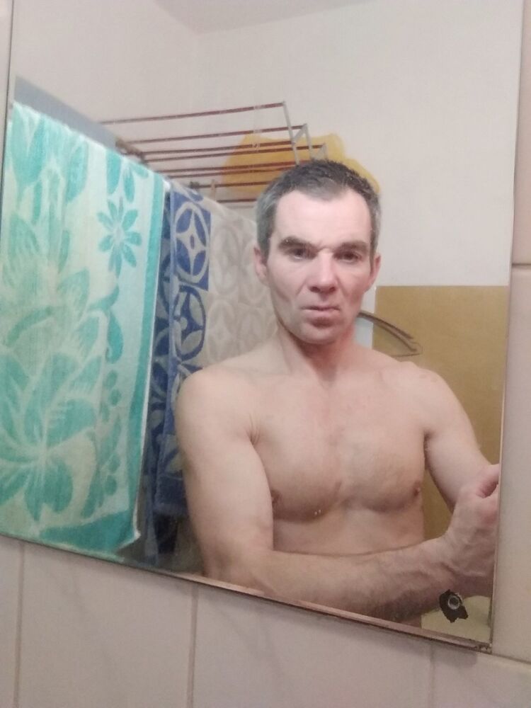  ,   Robert, 48 ,   