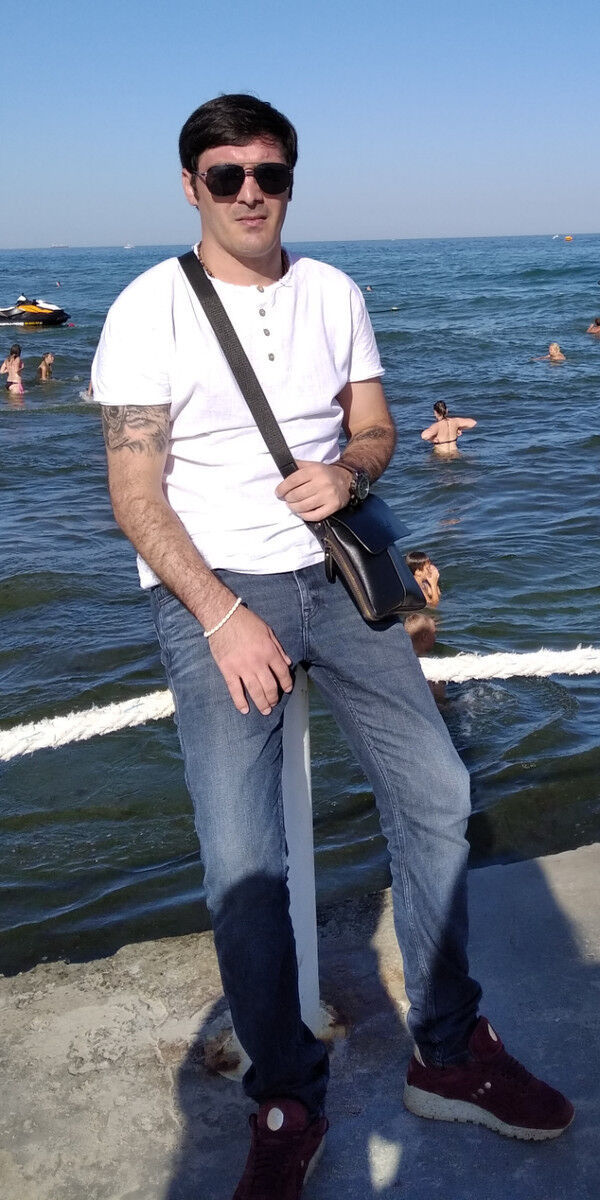  17458410  Luka, 32 ,    