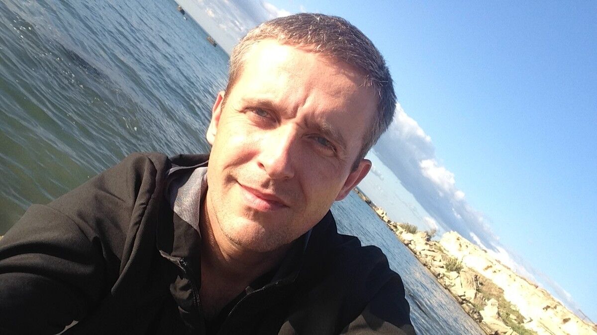  9293880  Andrey, 45 ,    