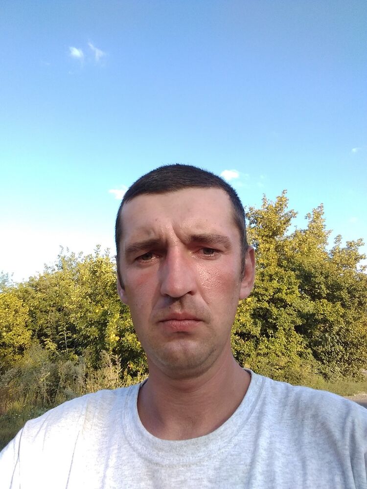  17859880  Viktor, 36 ,    