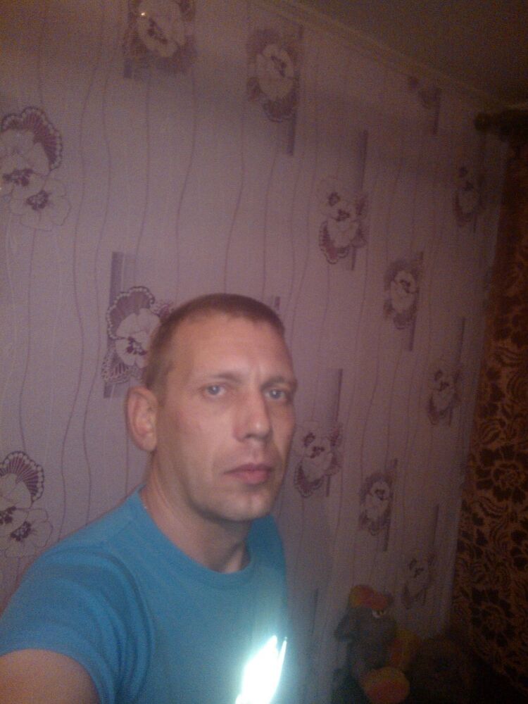  8246100  Andrei, 47 ,    