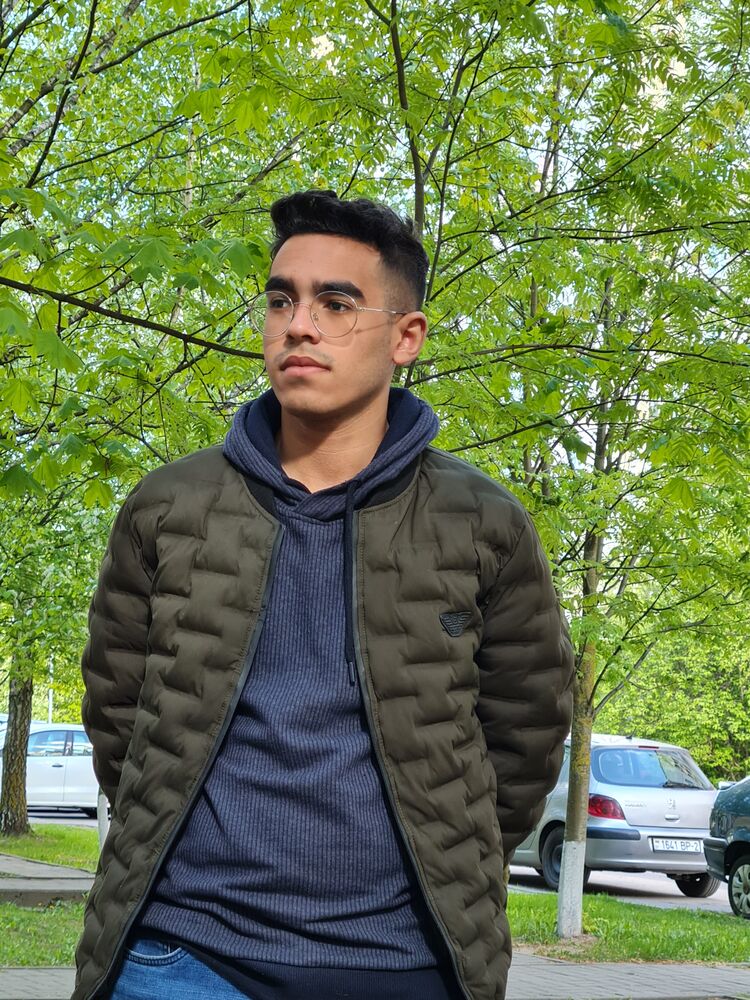  51262410  Abdelrahman, 22 ,    