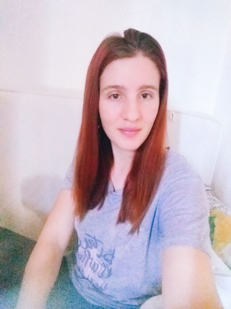  22927870  Iuliana, 27 ,    