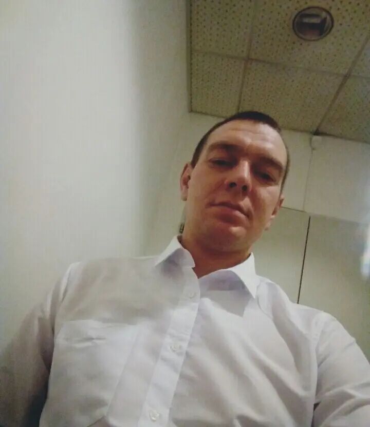  32784360  Pavel, 30 ,    