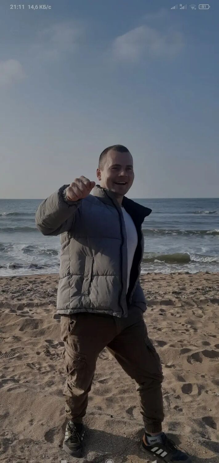  47980450  Gennady, 30 ,    