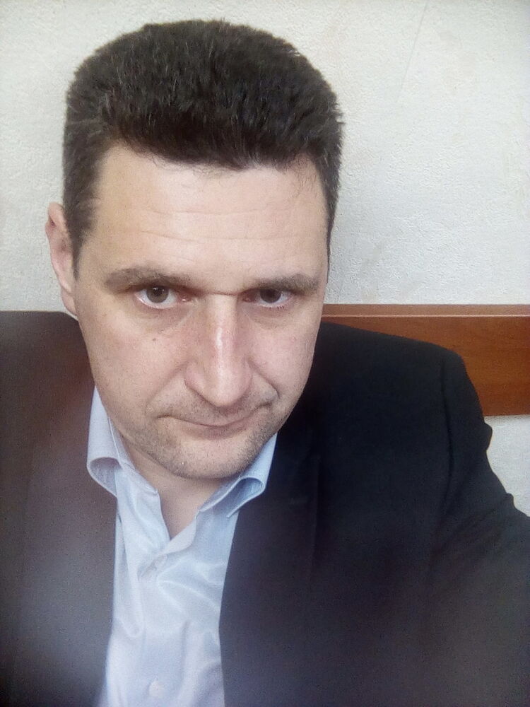  10852530  Alec, 43 ,    