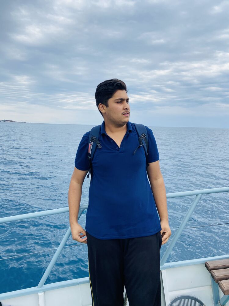  24137220  AHMED KHAN, 24 ,    