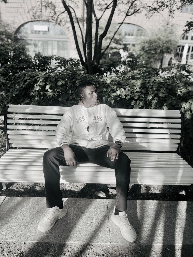 ���������� �����-���������, ���� ������� Cedric, 32 ����, ������������ ��� ������, ����� � ���������, c�������� ���������, ���������