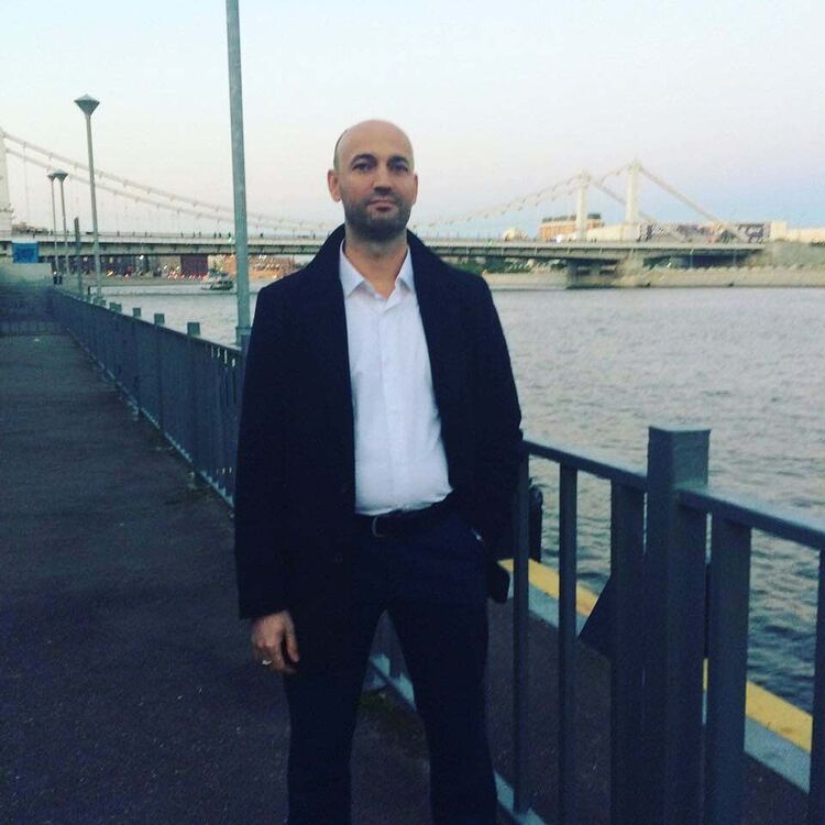  28400390  Ismail, 44 ,    