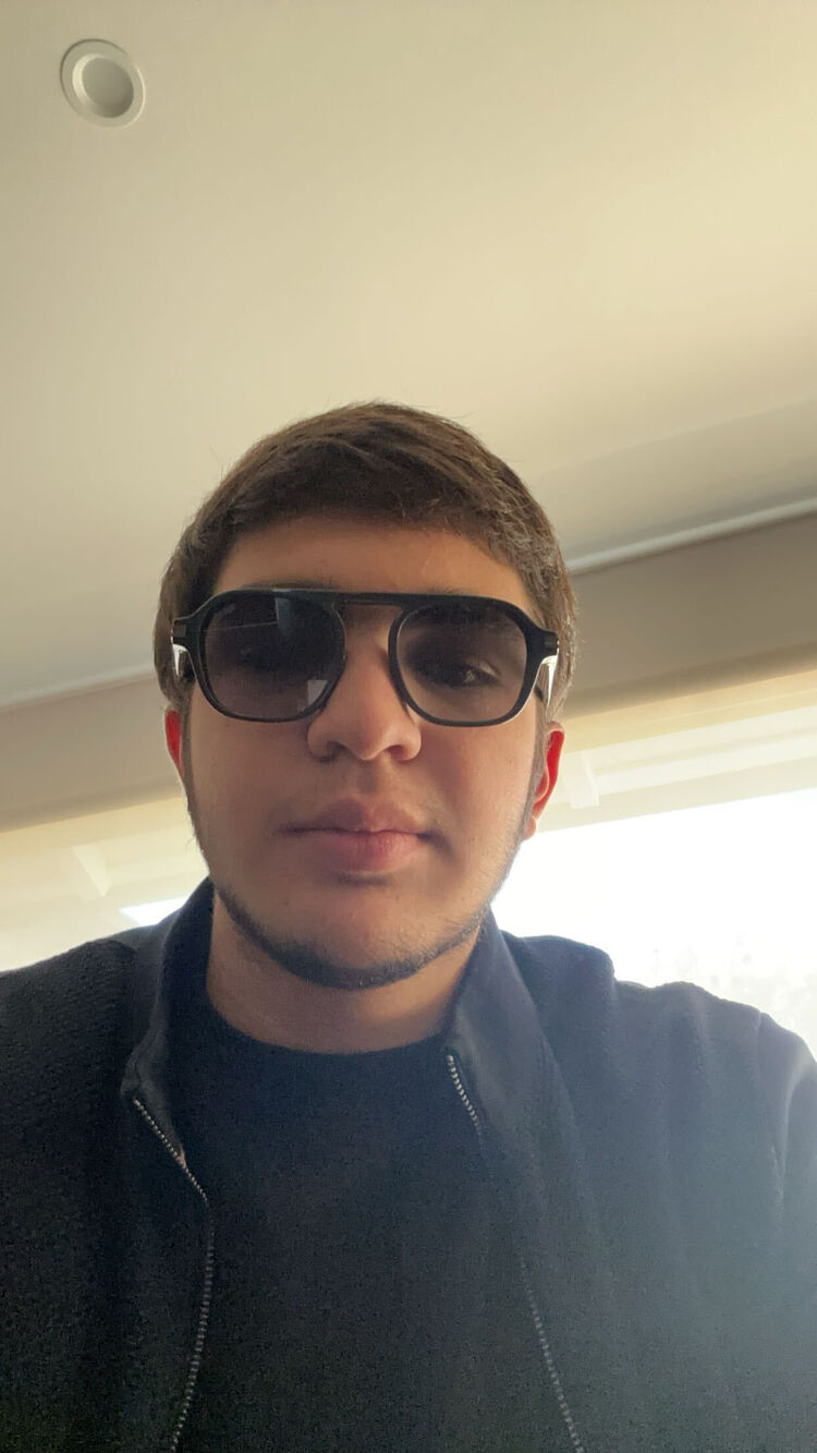  50795630  Tadevos, 20 ,    Beverly Hills