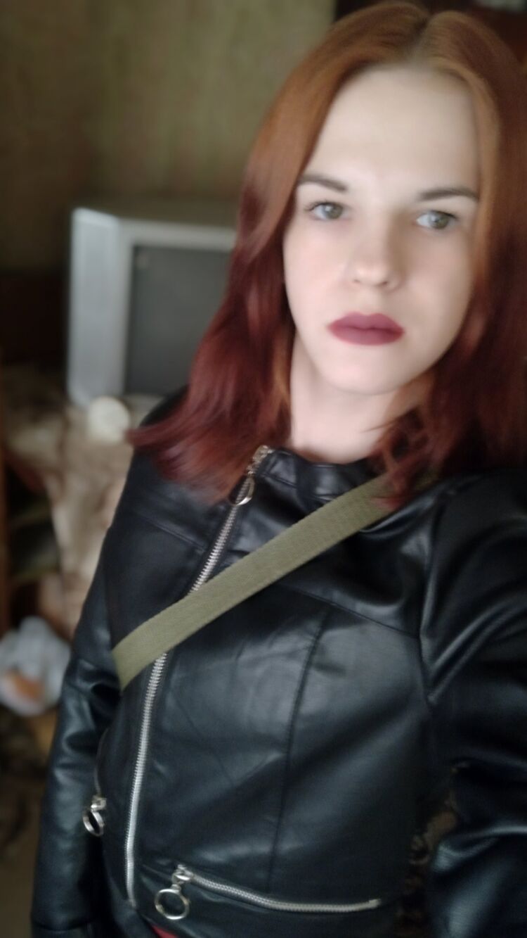  38749650  Anastasia, 23 ,    