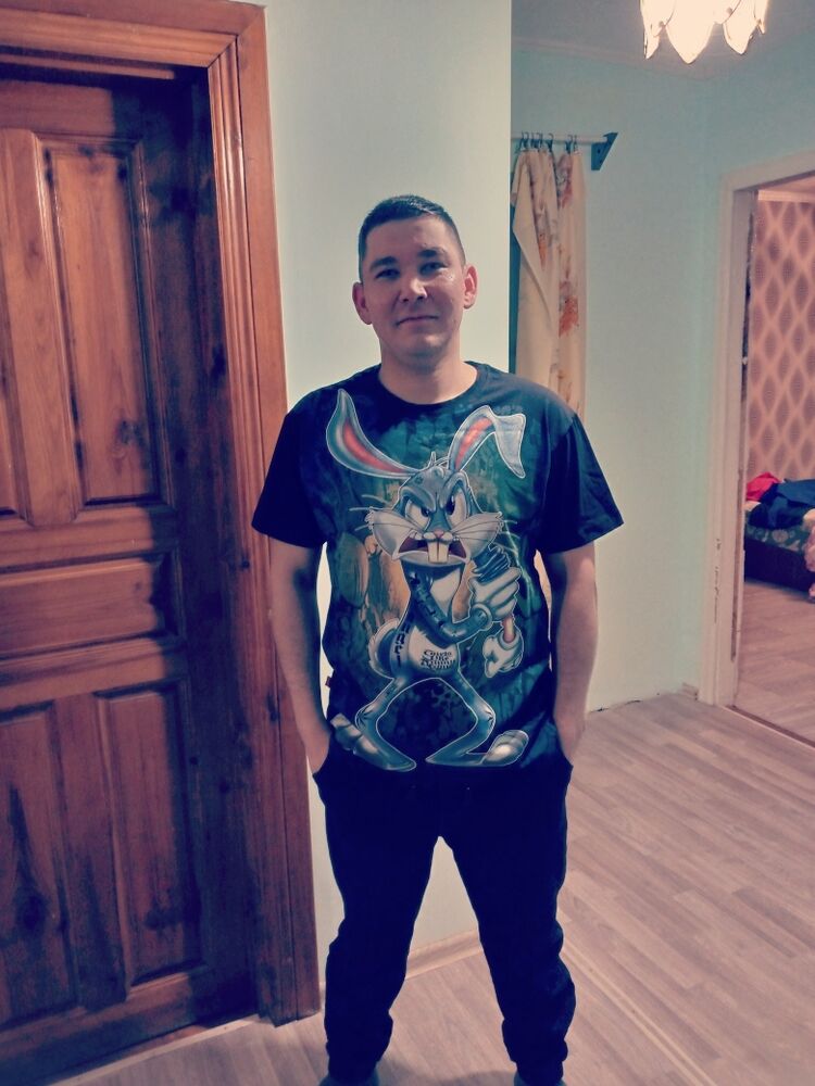  32954370  Ilnur, 36 ,    