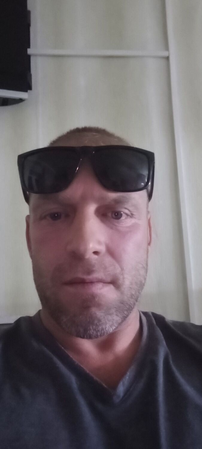  42731080  Sergei, 42 ,    