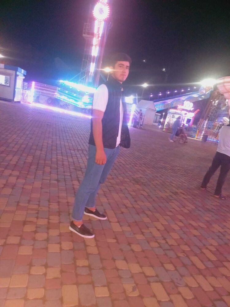  37670310  Ali, 24 ,    