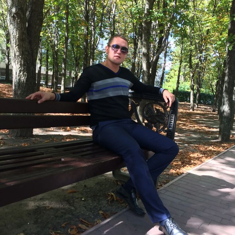  45199300  Aleksandr, 37 ,    
