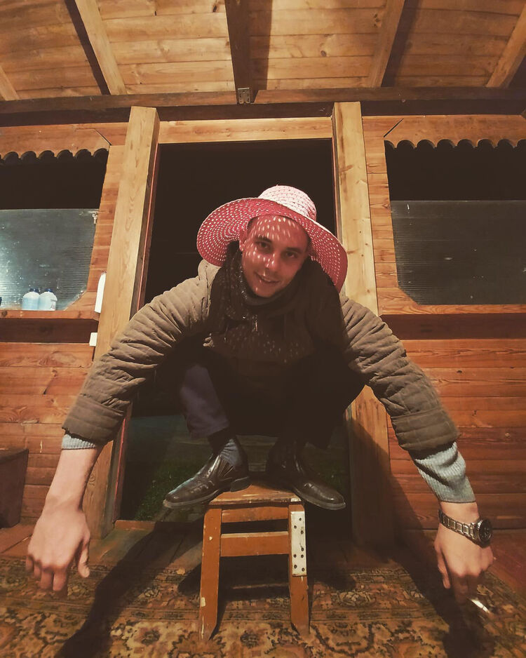  24332710  Igor, 28 ,    