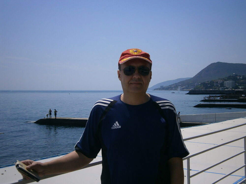  10934300  Alexandr, 54 ,    