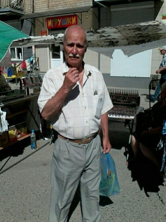  18128540  Aleksandr, 74 ,    --