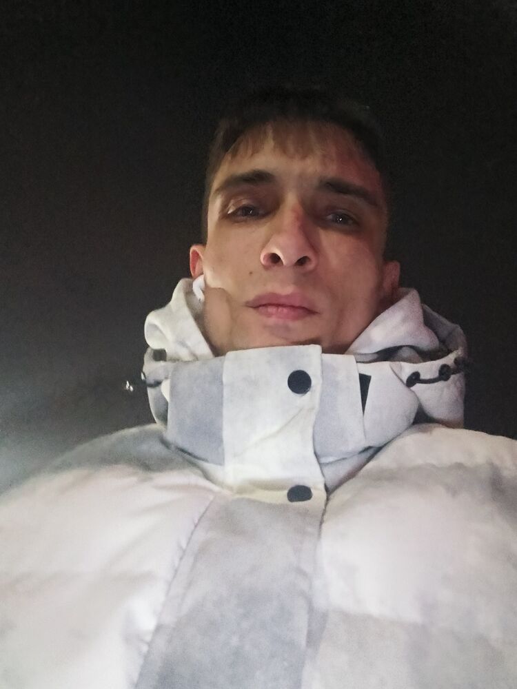  50732310  Anton, 26 ,    