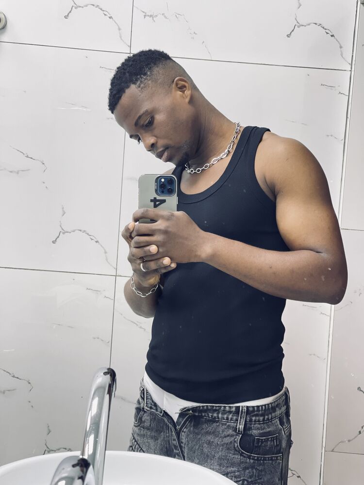  Cotonou,   Luc, 28 ,   ,   