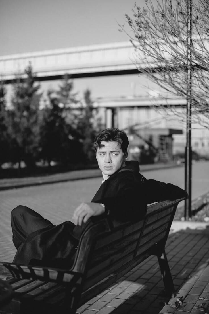  53933620  Viktor, 45 ,    