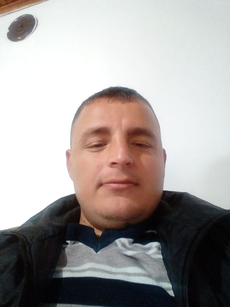  30753810  Ritvan, 34 ,    Elbasan