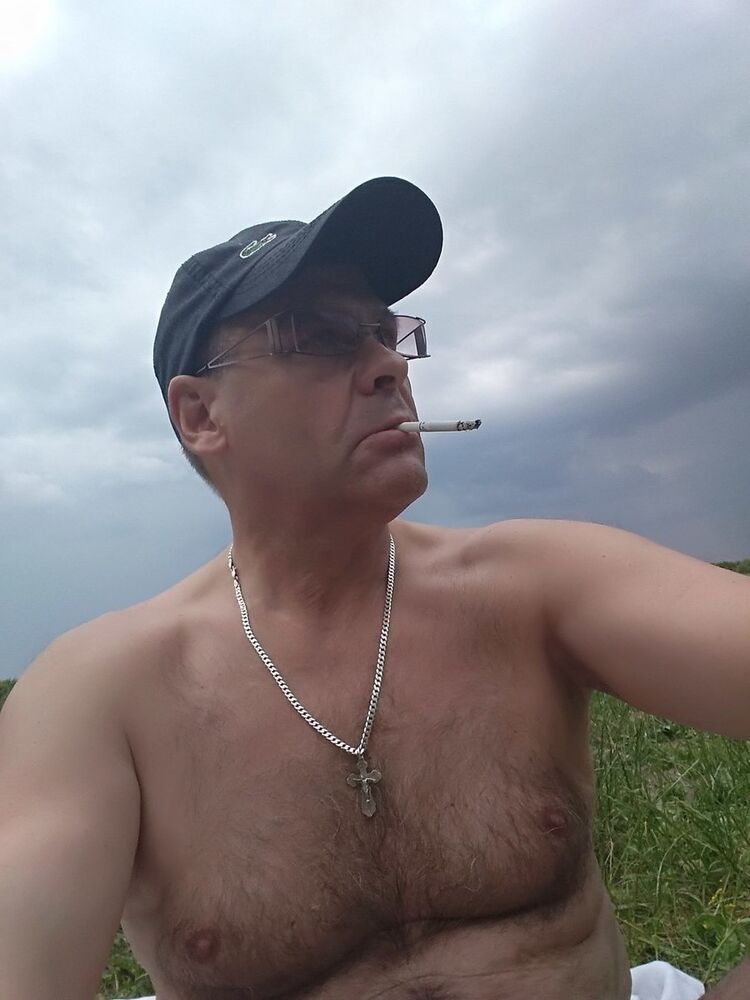  18134150  Serge, 62 ,    